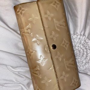 Louis Vuitton Vernis Sarah Monogram Wallet